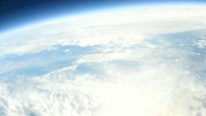 風船気球で撮った美しすぎる地球と宇宙のコントラスト 個人でも簡単に出来る宇宙への取 …